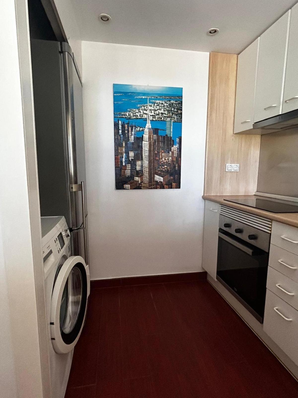 Beachfront Family Oasis - 2br For 4 Barcelone